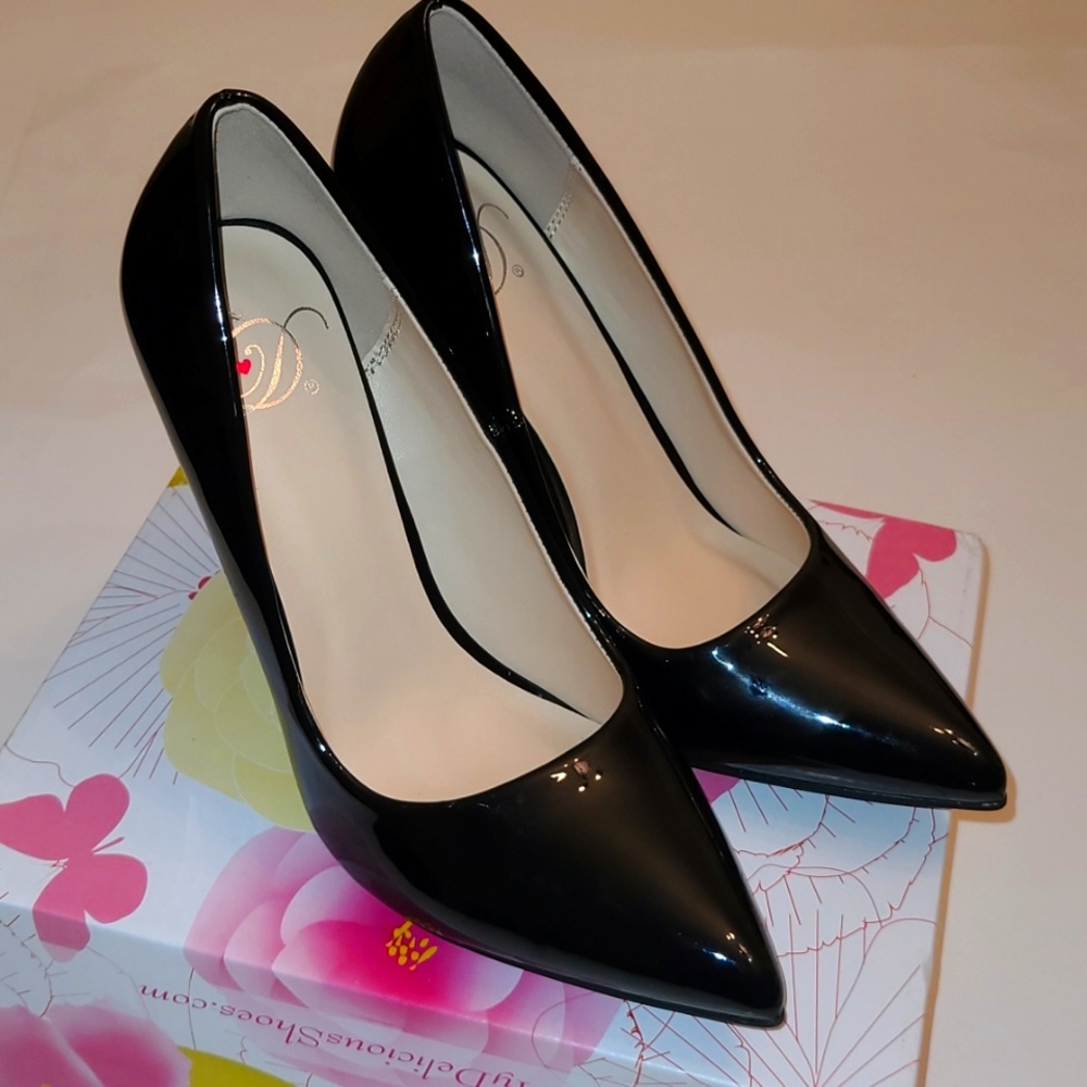 Delicious Black Patent Heels NWOB